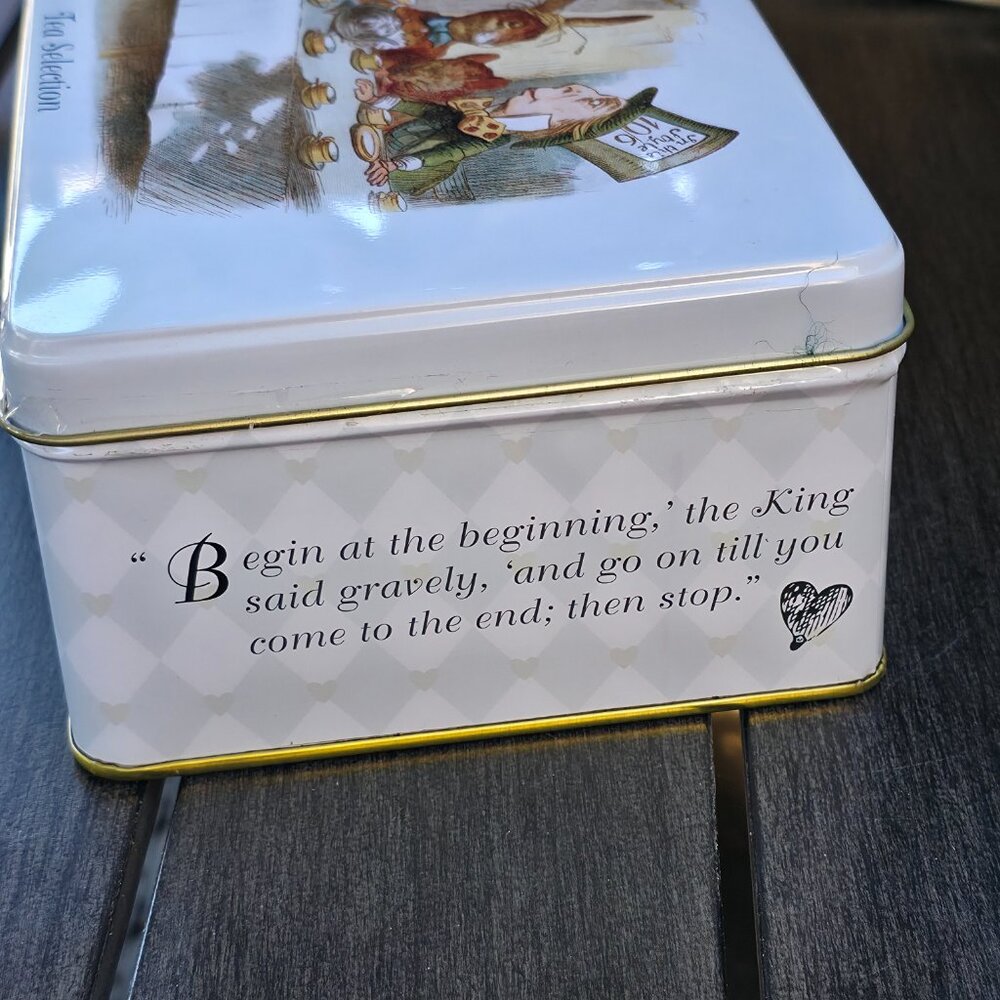 Alice Adventures in Wonderland empty metal tin - Picture 5 of 12